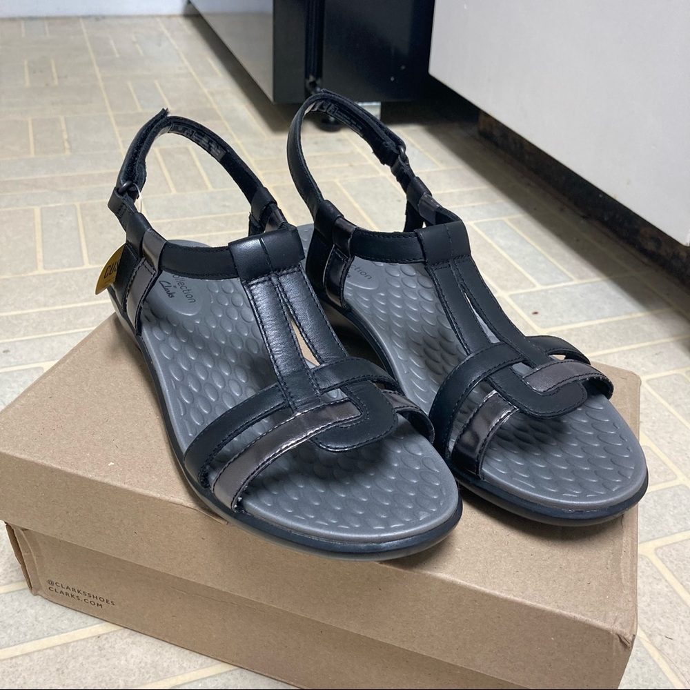Clarks Sonar Aster Sandals NWT